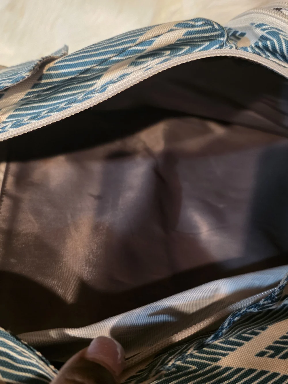 KAVU Blue Chevron Rope Sling Bag - Picture 3 of 3
